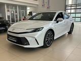 Toyota Camry Luxe eCVT 2025 года за 25 690 000 тг. в Астана