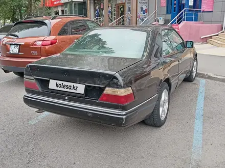 Mercedes-Benz E 220 1993 года за 1 500 000 тг. в Астана – фото 2