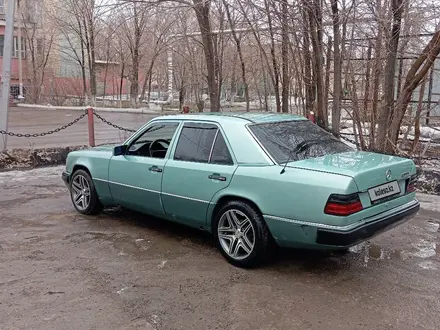 Mercedes-Benz E 200 1992 года за 2 000 000 тг. в Караганда – фото 10