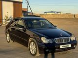 Mercedes-Benz C 200 2001 года за 2 100 000 тг. в Караганда – фото 3