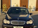 Mercedes-Benz C 200 2001 года за 2 100 000 тг. в Караганда – фото 2