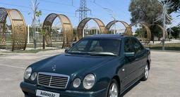 Mercedes-Benz E 320 1997 года за 2 000 000 тг. в Алматы