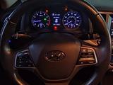 Hyundai Elantra 2018 года за 5 000 000 тг. в Уральск – фото 3