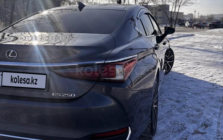 Lexus ES 250 — миниатюра 5