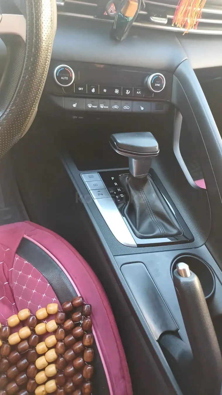 Hyundai Elantra, 2024