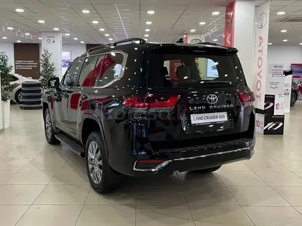 Toyota Land Cruiser Premium+ 2023 года за 64 970 000 тг. в Тараз – фото 2