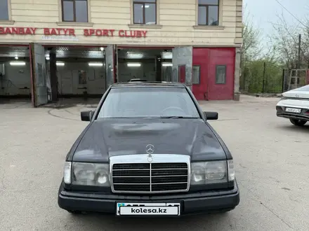 Mercedes-Benz E 200 1989 года за 1 900 000 тг. в Алматы – фото 3