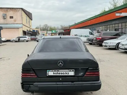 Mercedes-Benz E 200 1989 года за 1 900 000 тг. в Алматы – фото 6