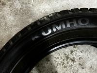 Kumho Wi32 SUV 235/55 R18 с шипамиfor160 000 тг. в Астана