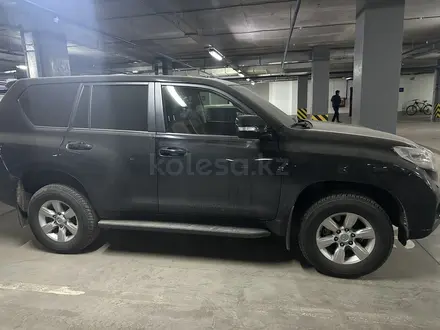 Toyota Land Cruiser Prado 2015 года за 19 000 000 тг. в Астана – фото 2