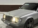 Mercedes-Benz E 220 1994 года за 2 450 000 тг. в Караганда – фото 4