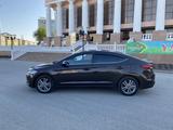 Hyundai Elantra 2018 года за 8 400 000 тг. в Атырау – фото 2