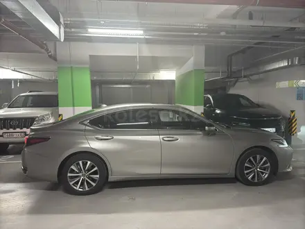 Lexus ES 250 2019 года за 21 500 000 тг. в Алматы – фото 5