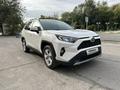 Toyota RAV4 2021 годаfor15 000 000 тг. в Шымкент