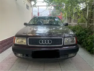 Audi 100