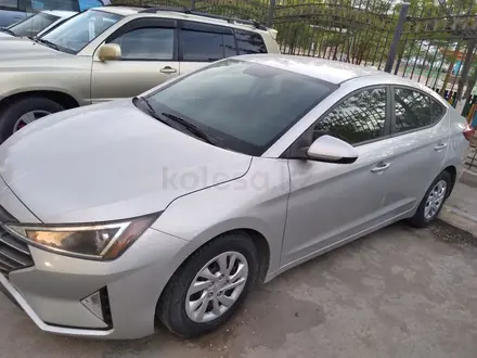 Hyundai Elantra 2019 года за 6 000 000 тг. в Актау – фото 5