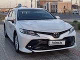 Toyota Camry 2020 года за 14 000 000 тг. в Атырау – фото 2