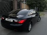 Hyundai Sonata 2013 года за 5 500 000 тг. в Астана – фото 2