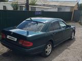 Mercedes-Benz E 200 1997 года за 1 800 000 тг. в Караганда – фото 4