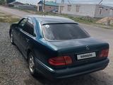 Mercedes-Benz E 200 1997 года за 1 800 000 тг. в Караганда – фото 5