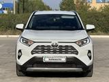 Toyota RAV4 2021 годаүшін15 800 000 тг. в Актобе – фото 2