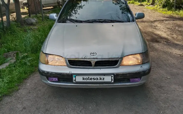 Toyota Carina E 1997 года за 1 550 000 тг. в Алматы