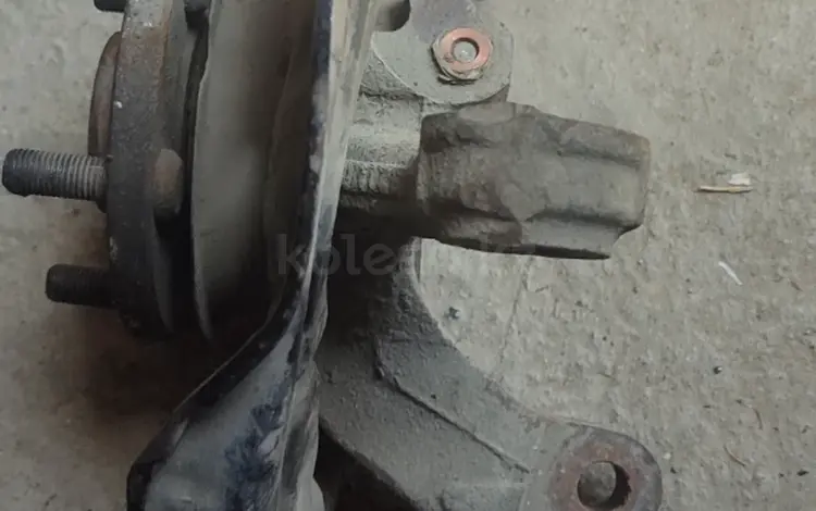 Ступицы в сборе передние на тойоту карина е оригинал в хорошем состоянии за 11 000 тг. в Алматы