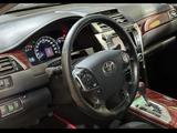 Toyota Camry 2013 года за 7 900 000 тг. в Актобе – фото 5