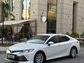 Toyota Camry 2021 года за 14 500 000 тг. в Астана – фото 3