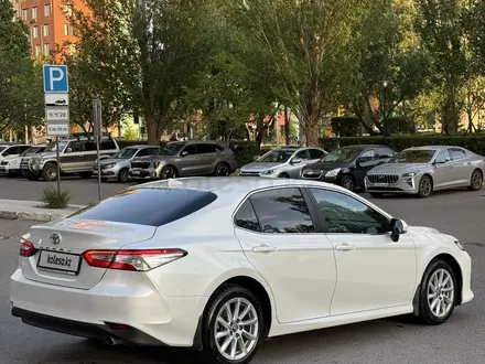 Toyota Camry 2021 года за 14 500 000 тг. в Астана – фото 7