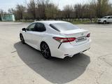 Toyota Camry 2018 годаүшін10 300 000 тг. в Атырау – фото 2