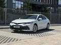 Toyota Camry 2023 года за 14 800 000 тг. в Актобе – фото 4