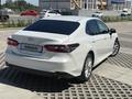 Toyota Camry 2023 года за 14 800 000 тг. в Актобе – фото 9