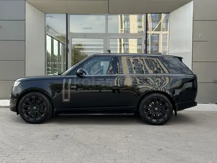 Land Rover Range Rover 2023 года за 82 900 000 тг. в Алматы – фото 4