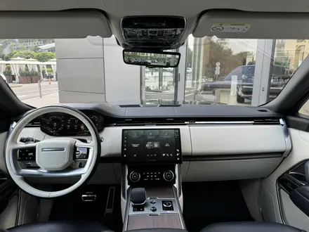 Land Rover Range Rover 2023 года за 82 900 000 тг. в Алматы – фото 14