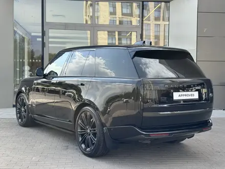 Land Rover Range Rover 2023 года за 82 900 000 тг. в Алматы – фото 5