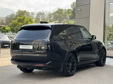 Land Rover Range Rover 2023 года за 82 900 000 тг. в Алматы – фото 7