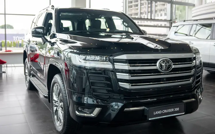 Toyota Land Cruiser Premium 2025 года за 71 990 000 тг. в Алматы