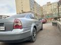 Volkswagen Passat 2001 годаүшін2 400 000 тг. в Астана – фото 4