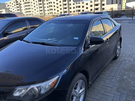 Toyota Camry 2013 года за 7 000 000 тг. в Актобе – фото 2