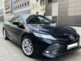 Toyota Camry 2018 года за 14 800 000 тг. в Астана – фото 4