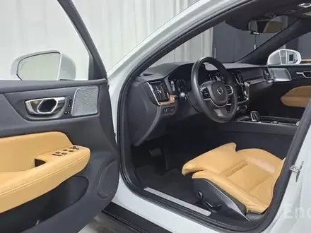 Volvo V60 2021 года за 17 000 000 тг. в Алматы – фото 9