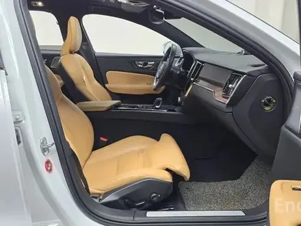 Volvo V60 2021 года за 17 000 000 тг. в Алматы – фото 10