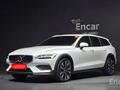 Volvo V60 2021 года за 17 000 000 тг. в Алматы