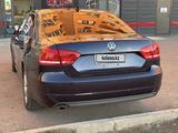 Volkswagen Passat 2013 года за 4 000 000 тг. в Атырау – фото 4