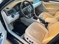 Volkswagen Passat 2013 года за 4 000 000 тг. в Атырау – фото 6
