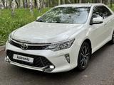 Toyota Camry 2017 года за 13 200 000 тг. в Алматы – фото 4