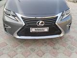 Lexus ES 300h 2013 годаfor7 300 000 тг. в Актау