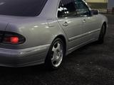 Mercedes-Benz E 320 1999 года за 5 000 000 тг. в Астана – фото 3