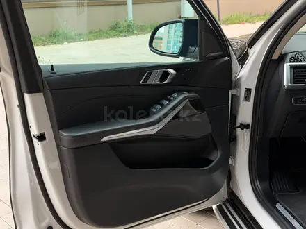 BMW X7 2023 года за 55 000 000 тг. в Астана – фото 20